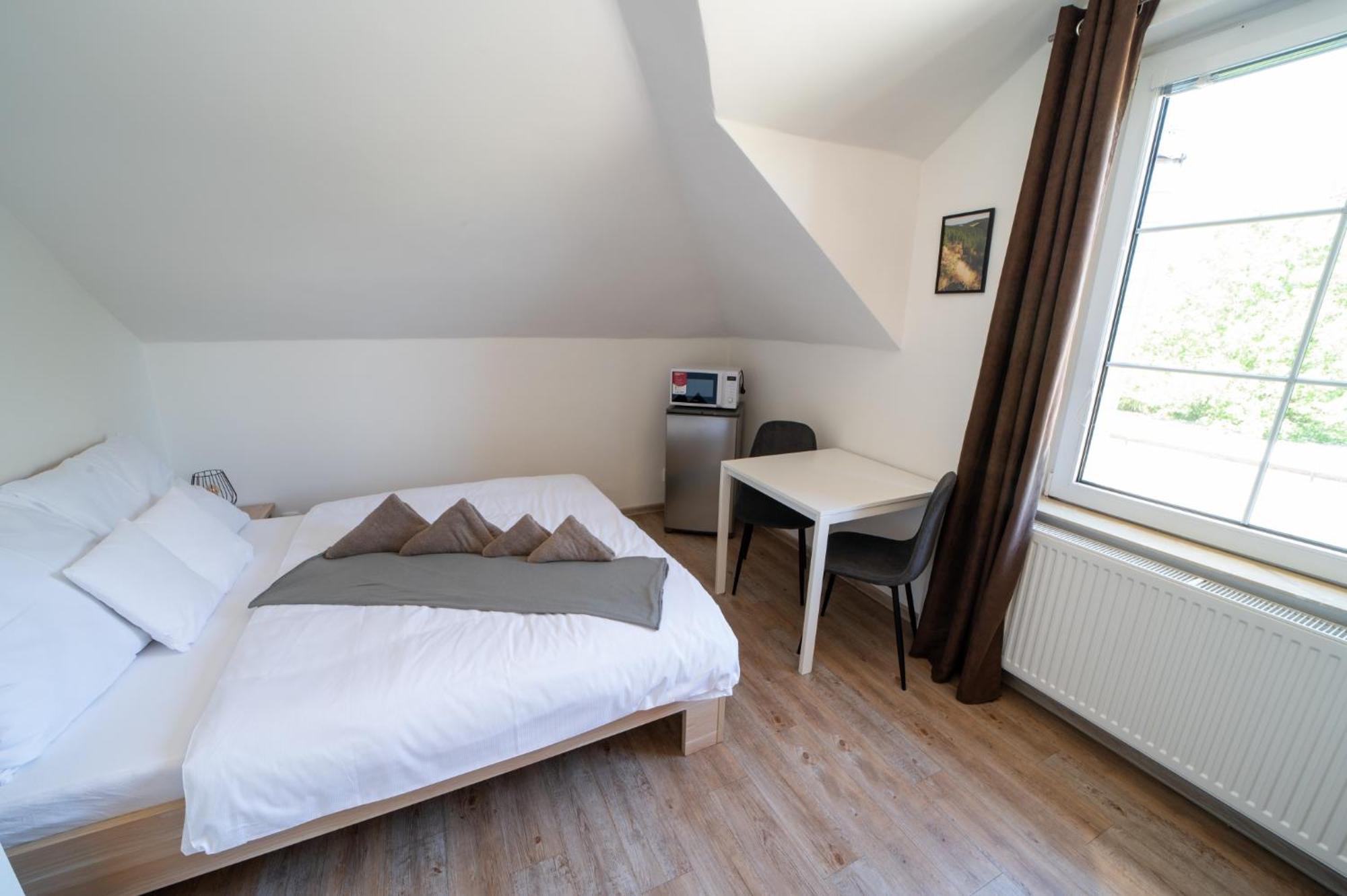 Formule Hotel Perstejn ภายนอก รูปภาพ