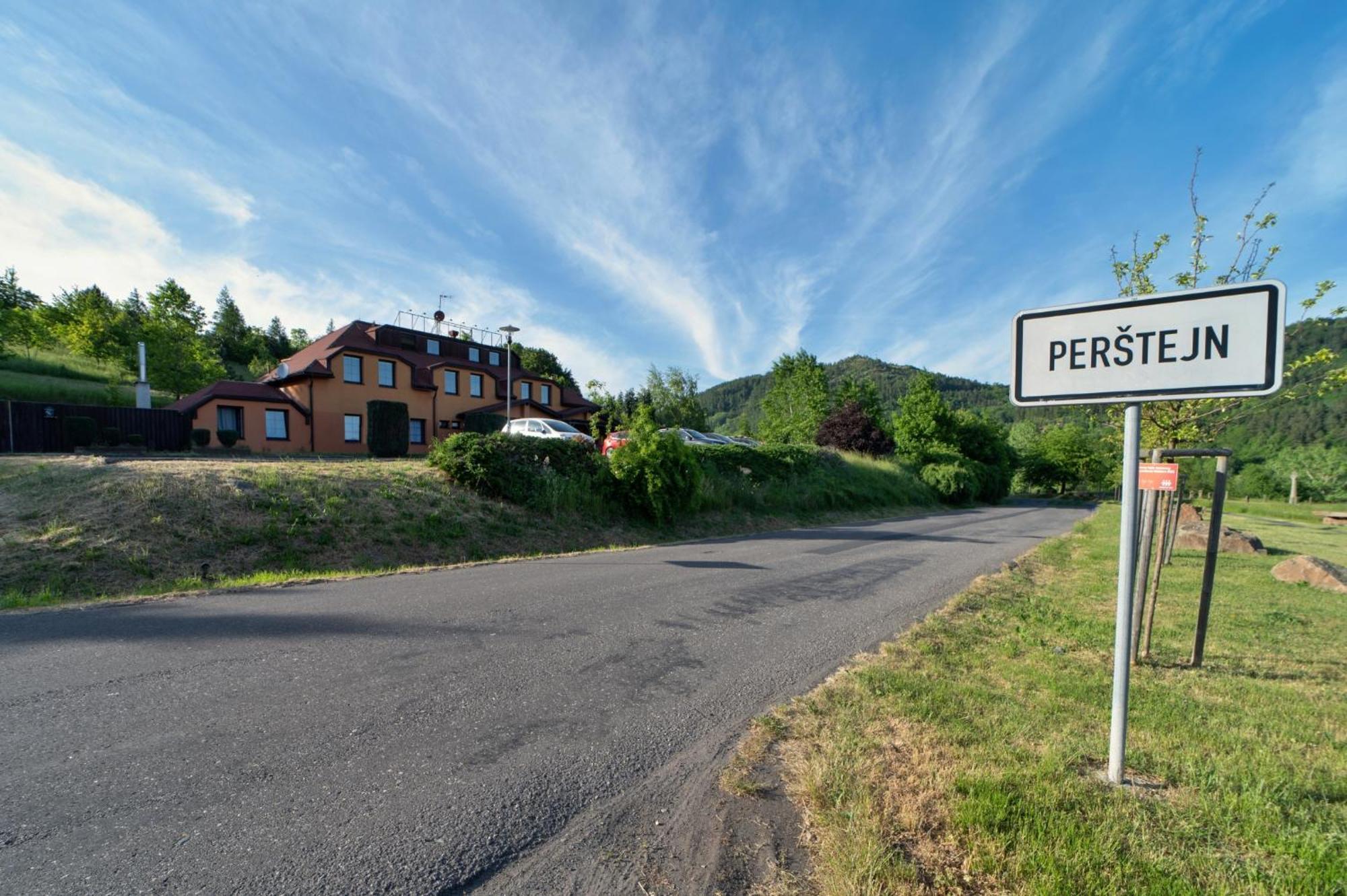Formule Hotel Perstejn ภายนอก รูปภาพ